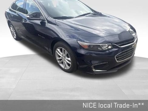 Used 2017 Chevrolet Malibu LT FWD image 3