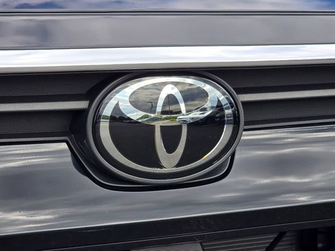 Used 2025 Toyota Grand Highlander AWD image 32