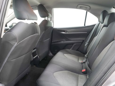 Used 2019 Toyota Camry LE FWD image 17