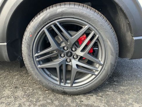 New 2026 Ford Explorer ST w/ Sun And Sound Package image 32