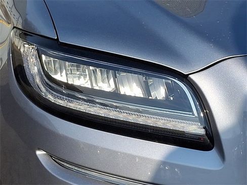 Certified 2023 Lincoln Nautilus Reserve image 9