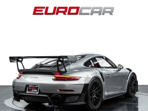 Used 2019 Porsche 911 GT2 RS RWD image 5