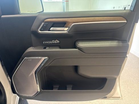 Certified 2023 Chevrolet Silverado 1500 High Country w/ High Country Premium Package image 14