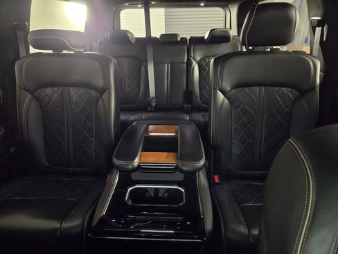 Used 2022 Jeep Grand Wagoneer Series III AWD/4WD image 23