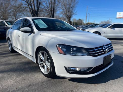Used 2012 Volkswagen Passat TDI SEL Premium image 3