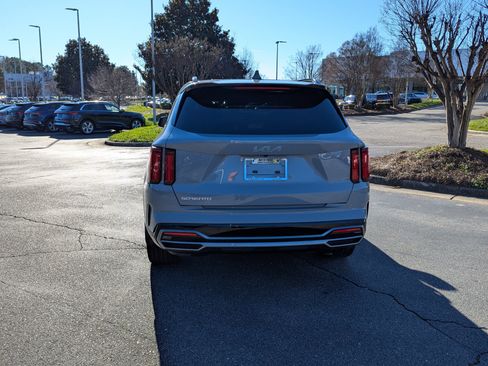 Used 2023 Kia Sorento SX image 6