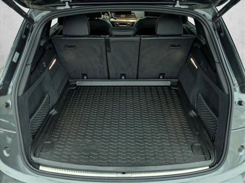 Used 2022 Audi Q5 e Prestige w/ Prestige Package image 6