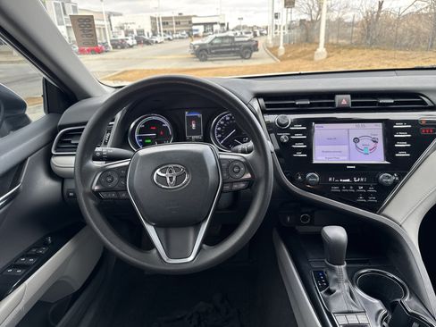 Used 2020 Toyota Camry LE image 16