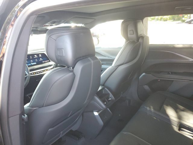 Certified 2024 Cadillac Lyriq Luxury RWD image 15