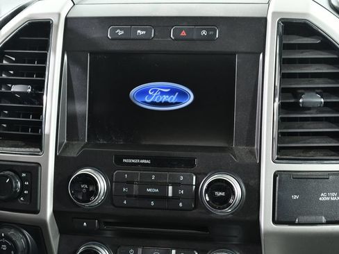Used 2018 Ford F150 Lariat w/ Equipment Group 502A Luxury AWD/4WD image 9