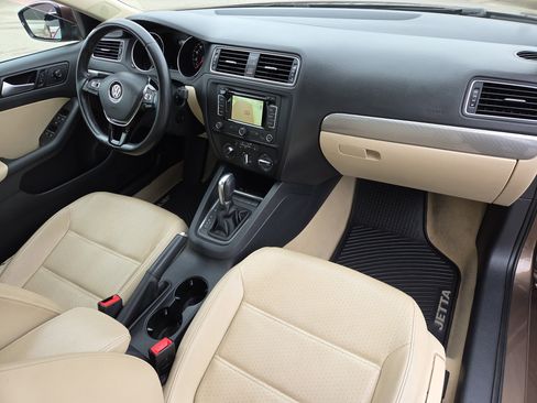 Used 2015 Volkswagen Jetta SE image 16
