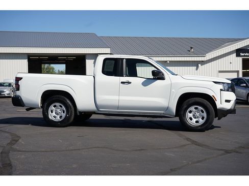 Used 2024 Nissan Frontier S w/ S Utility Package image 2