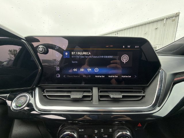 Certified 2024 Chevrolet Trax RS w/ Sunroof Package FWD image 14