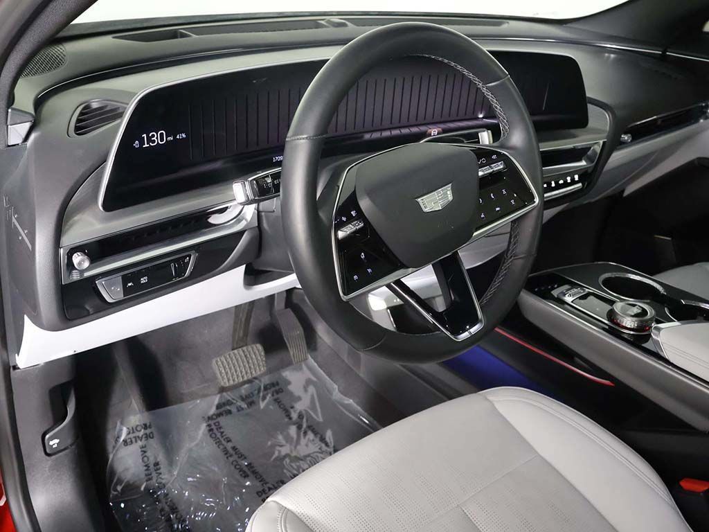 Used 2024 Cadillac Lyriq Sport RWD image 28