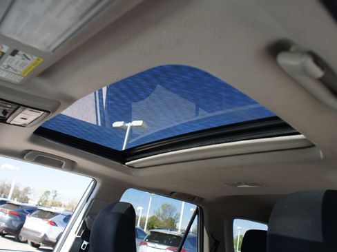 Used 2013 Toyota 4Runner SR5 w/ Convenience Pkg image 6