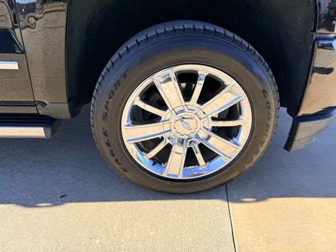 Used 2018 Chevrolet Silverado 1500 High Country image 10