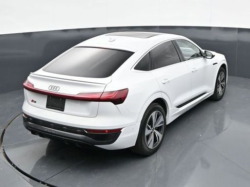 Used 2024 Audi Q8 e-tron Premium Plus w/ Premium Plus Package AWD/4WD image 33