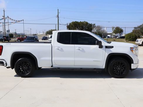 Used 2022 GMC Sierra 1500 Elevation w/ LPO, Elevation Black Package image 9