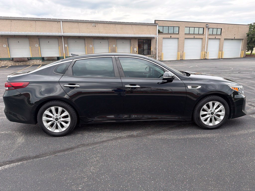 Used 2018 Kia Optima S FWD image 5