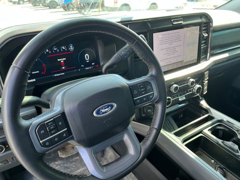 Used 2025 Ford F250 Lariat w/ Chrome Package AWD/4WD image 8