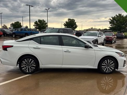 Used 2025 Nissan Altima 2.5 SV FWD image 6