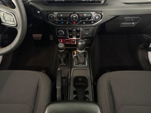 Certified 2024 Jeep Wrangler Unlimited AWD/4WD image 16