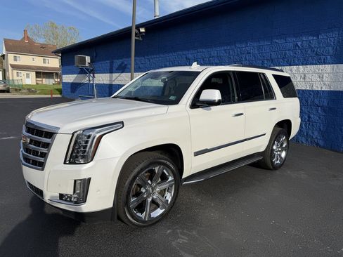Used 2019 Cadillac Escalade Luxury AWD/4WD image 5