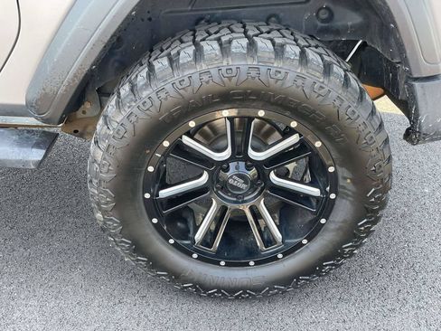 Used 2021 Jeep Wrangler Sport AWD/4WD image 9