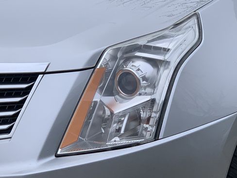 Used 2016 Cadillac SRX Luxury w/ Driver Awareness Package image 6