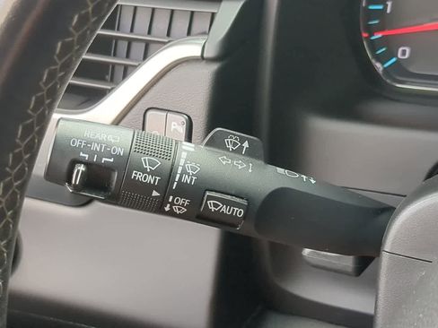 Used 2019 Chevrolet Suburban LT image 26