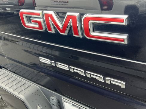 Used 2022 GMC Sierra 1500 Elevation w/ X31 Off-Road Package image 9