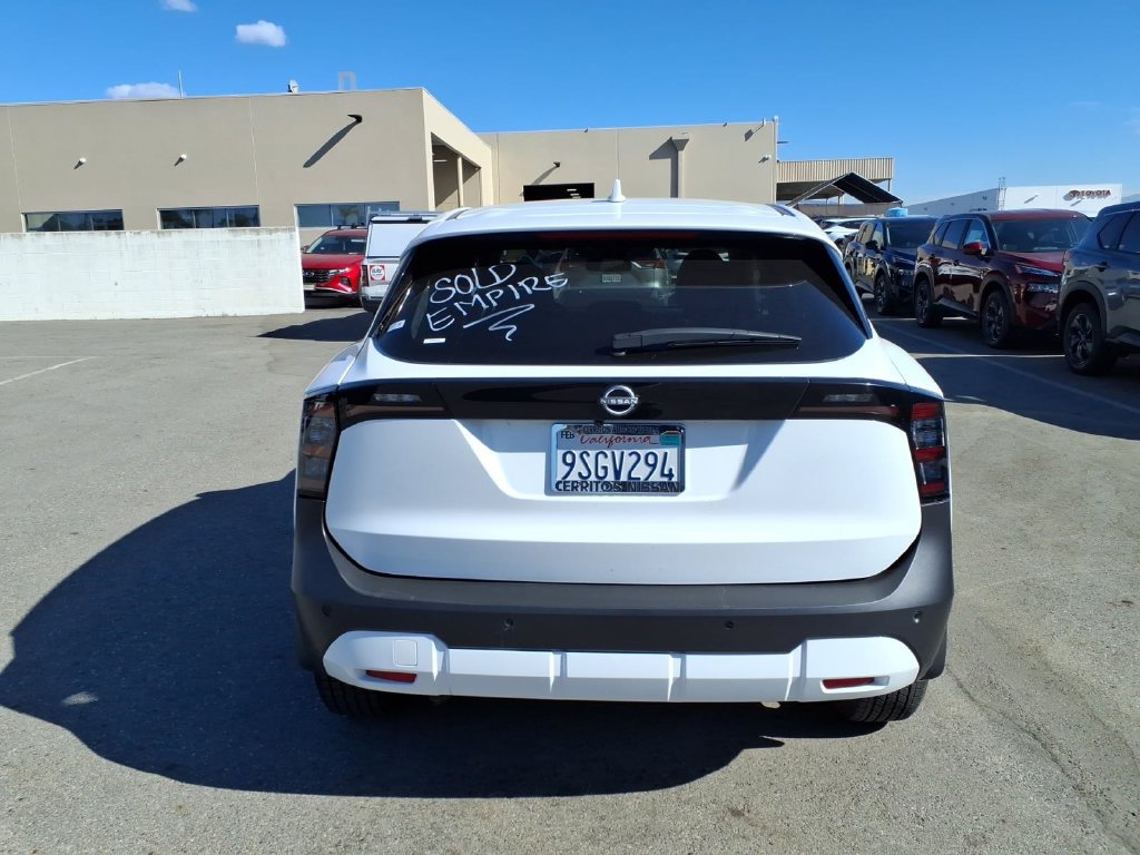 Used 2025 Nissan Kicks SV FWD image 6