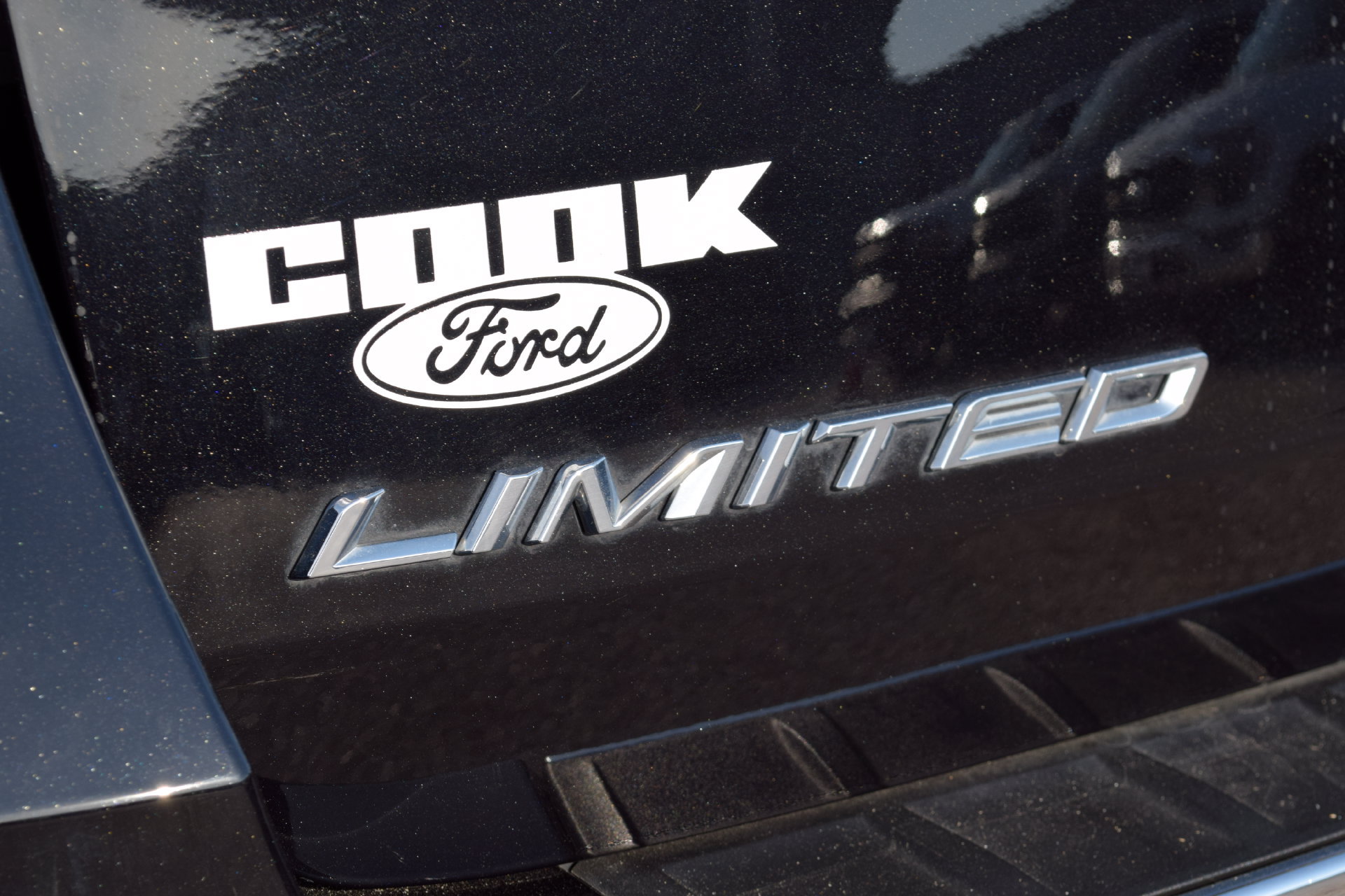 Certified 2023 Ford Explorer Limited w/ Limited Technology Package RWD image 20
