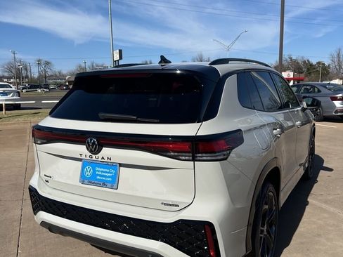 New 2026 Volkswagen Tiguan SE R-Line image 5