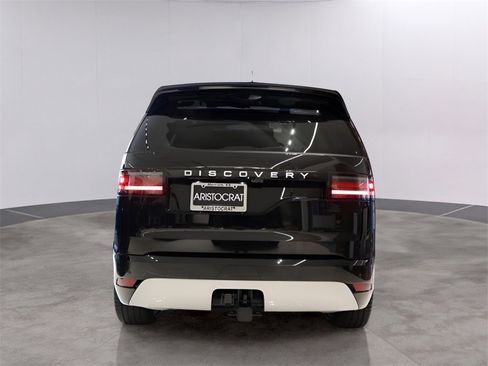 Used 2025 Land Rover Discovery Metropolitan Edition image 12