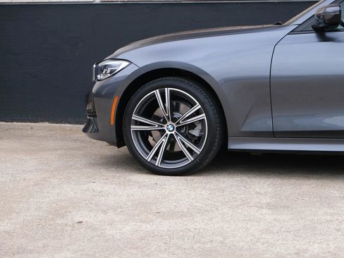 Used 2022 BMW 330i xDrive 330i xDrive Sedan 4D w/ Driving Assistance Package image 9