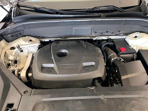 Used 2018 Volvo XC90 T6 Momentum w/ Convenience Package image 9