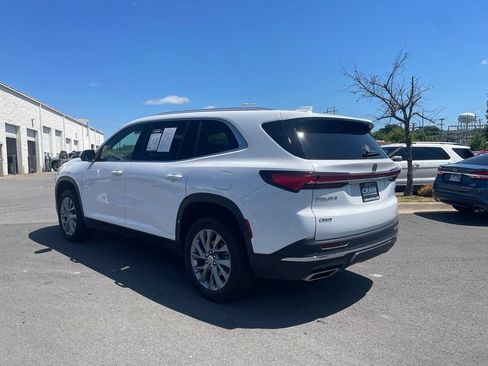 Used 2025 Buick Enclave Preferred FWD image 5