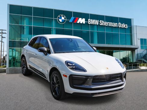 Used 2023 Porsche Macan Turbo AWD/4WD image 3