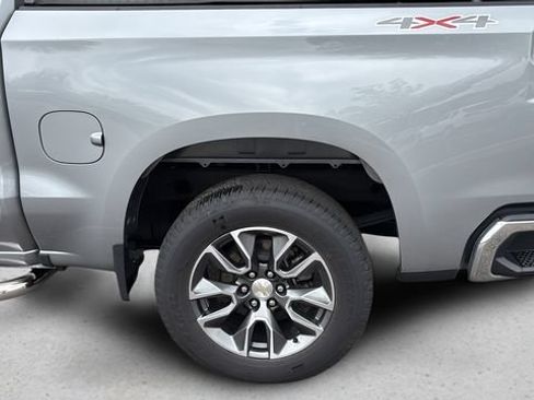 Used 2024 Chevrolet Silverado 1500 LT AWD/4WD image 34
