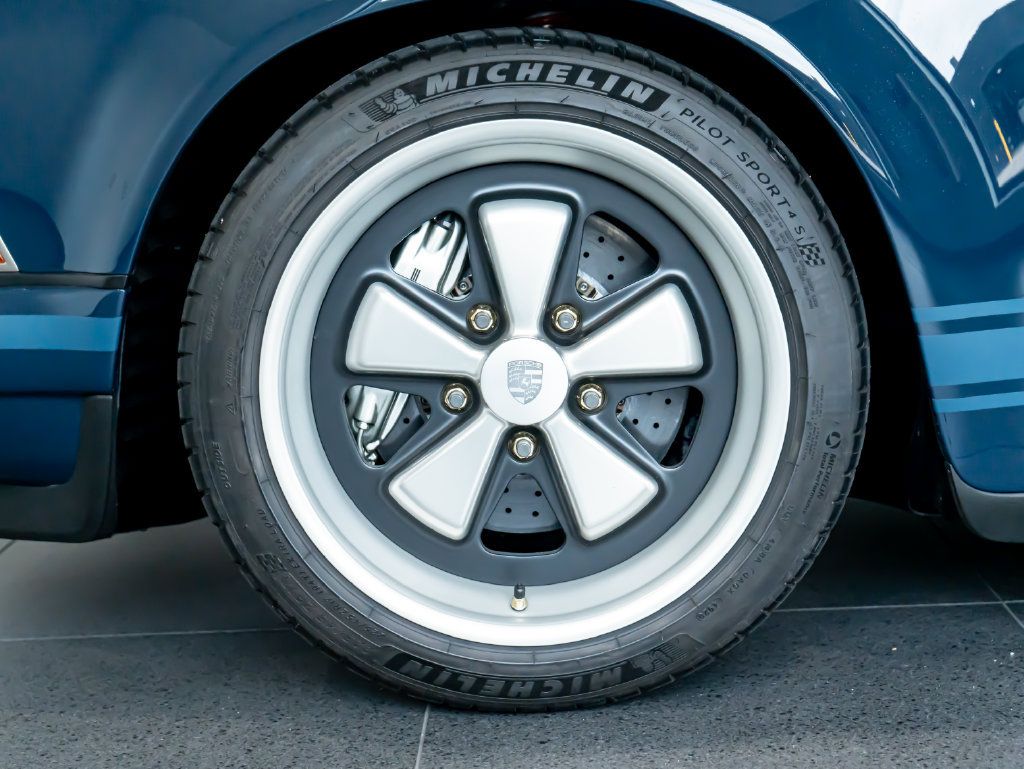 Used 1991 Porsche 911 Carrera RWD image 11