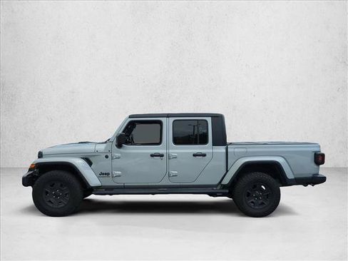 Used 2022 Jeep Gladiator Sport AWD/4WD image 8