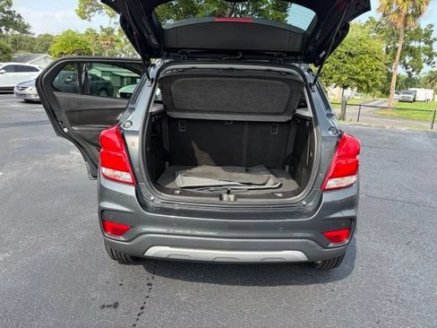 Used 2020 Chevrolet Trax LT AWD/4WD image 16