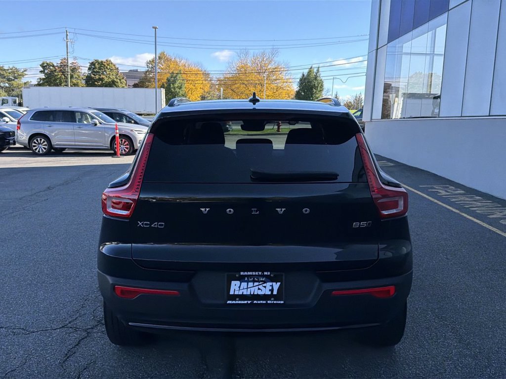 Certified 2025 Volvo XC40 B5 Plus AWD/4WD image 26