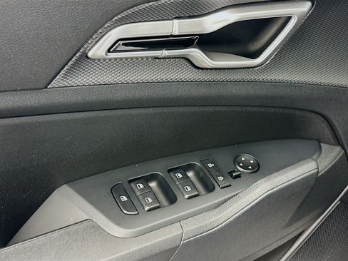 Used 2025 Kia Sportage LX image 15