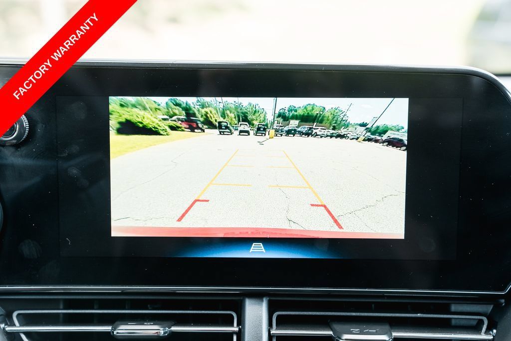 Used 2025 Chevrolet Trax LT FWD image 20