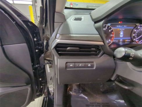 Used 2025 Nissan Altima 2.5 SV image 17