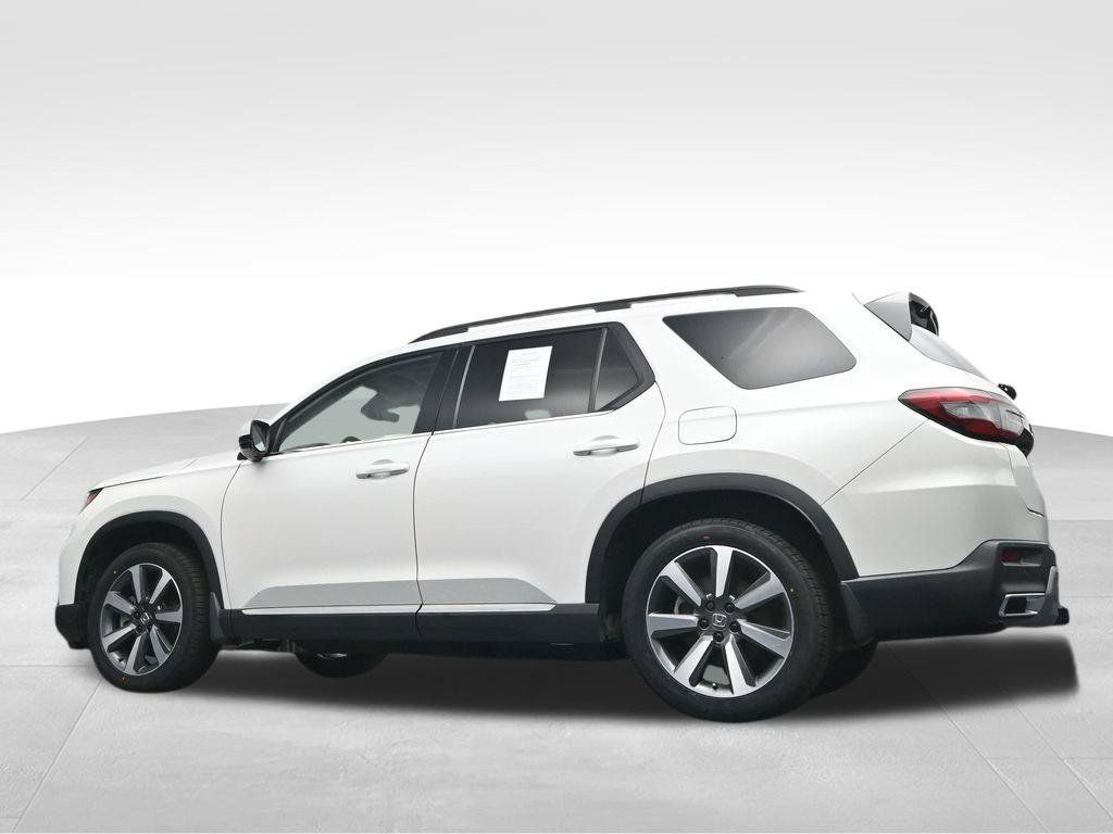 Used 2025 Honda Pilot Touring image 43