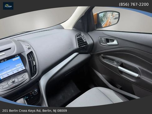 Used 2016 Ford Escape SE w/ Equipment Group 201A FWD image 29