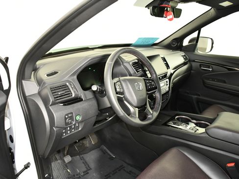 Used 2025 Honda Ridgeline Black Edition image 41